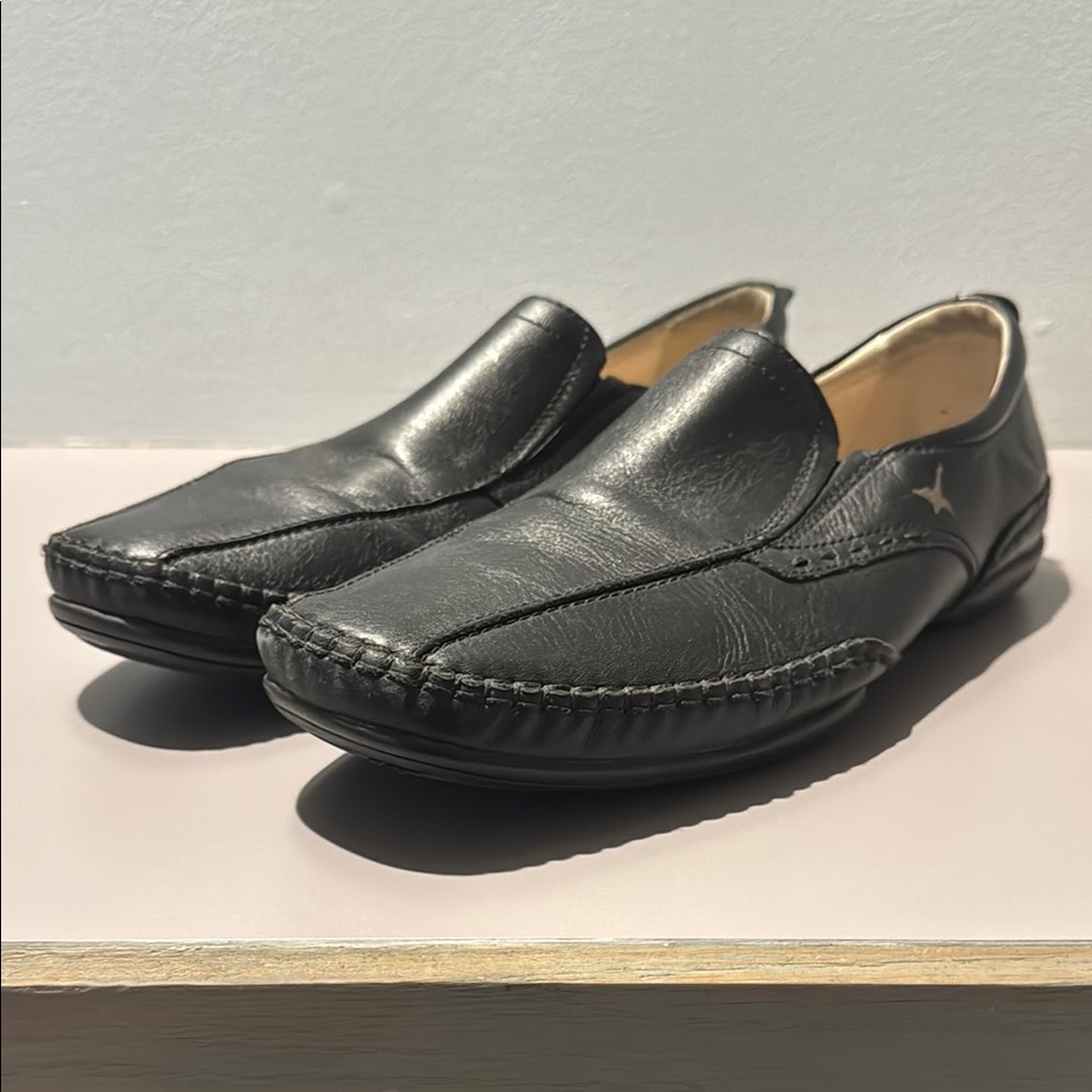 PIKOLINOS Black Leather Slip-On Loafers